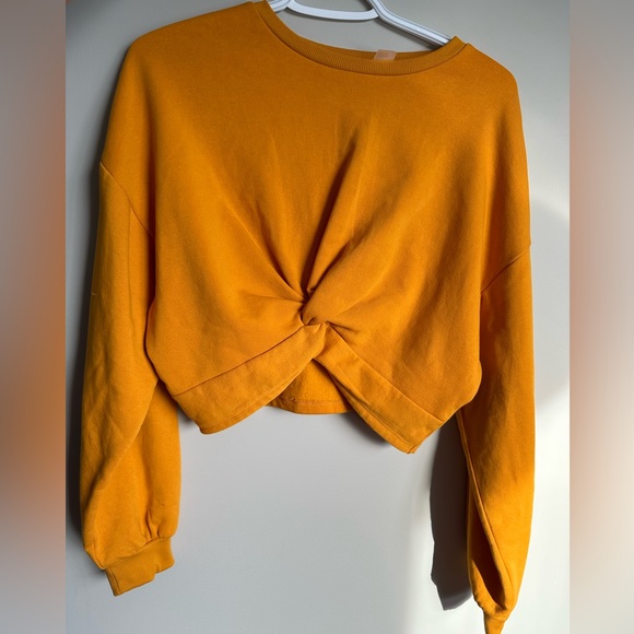 H&M long sleeve - Picture 2 of 5